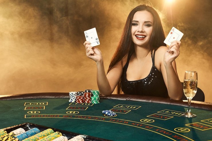 Antarmuka Texas Poker dinobet di aplikasi mobile menampilkan meja live dengan dealer profesional